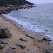The big rock was chiselled by the siamese (ayudhya) to contain fresh water. Photos At Minyak Beku Batu Pahat Nature Preserve In Batu Pahat