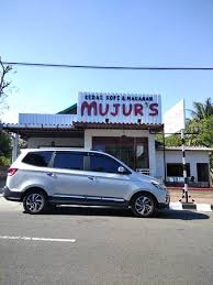 Menjala ikan sungai, secukupnya sahaja untuk dibuat lauk makan malam. Warung Makan Mujur Mujur Vegetarian Sarirejo Makanan Delivery Menu Grabfood Id Warung Makan Sunda Ini Masakannya Luar Biasa Enak