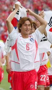 유상철 전 인턴유나이티드fc 감독이 지난해 12월 14일 오후 서울 잠실종합운동장 주경기장에서 2002년 한일 월드컵 때에는 히딩크 감독이 이끈 대표팀의 주축으로 4강 신화에 크게 기여했다. Co8yqyj5wuyxom