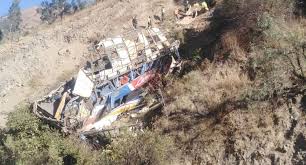 Matucana: M&aacute;s de 20 personas perdieron la vida y 31 resultaron heridas tras  despiste de bus interprovincial | ACTUALIDAD | TROME.COM