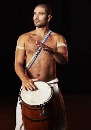 He is the son of composer joão nogueira and ângela maria nogueira. Diogo Nogueira Sera Estrela De Musical No Reveillon De Copacabana Diogo Nogueira Musical Cantores