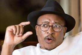 Post-liberation writing plays hide-and-seek with plot