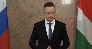 Néha összekevernek a fidesz szóvivőjével. Szijjarto Peter Rendkivuli Bejelentese Nagy Mennyisegu Orosz Vakcinat Vesz Magyarorszag Privatbankar Hu