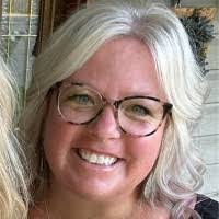 Suzanne Adams's Instagram, Twitter & Facebook