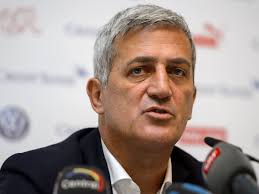 1.90 m (6 ft 3 in) playing position(s). Switzerland Vs England Faith Hope And Charity Prepare Vladimir Petkovic For His Switzerland Debut The Independent The Independent