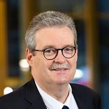 Insights, guidance and support for healthcare industry innovators