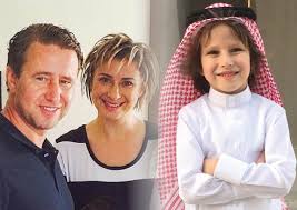 Widely regarded as one of the greatest players in the history of the sport, he was one of the two joint winners of the fifa player of the 20th century award. Anamaria Prodan Are Fiu American LaurenÅ£iu Jr A Primit CetÄƒÅ£enia Sua