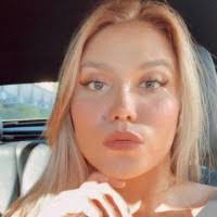 Michelle Mares's Instagram, Twitter & Facebook