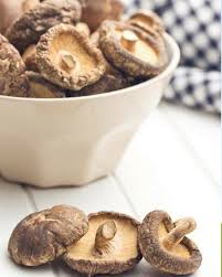 Ayam blackpepper dengan cendawan shitake serious sedap. Cendawan Shiitake Simbol Panjang Umur Asia Timur Jom Sihat Dengan 3 Resepi Cendawan Ini Yang Mudah Dan Lazat