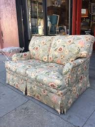 A classic, comfortable sofa set that includes sectionals, a chair, and an ottoman. Time Out Traditional Style High Back Floral Sofa By Ethan Allen Casa Victoria Vintage Furniture On Los Angeles Sunset Boulevard