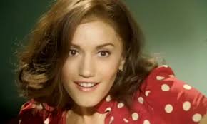 We All Know She S A Natural Brunette Gwen Stefani Hair Gwen Stefani Cool Gwen Stefani Pictures