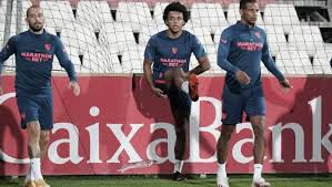 Jesús navas is a true sevilla. El Sevilla Centrado En El Atletico Con La Duda De Jesus Navas