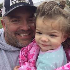 Who can replace a breaker and troubleshoot an electrical issue in Chandler,  OK?