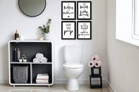 Schwarze bilderrahmen für poster & bilder online bei desenio shoppen! Premium 4er Set Lustige Bad Wc Spruche Badezimmer Toilette Zitate Deko Bild Kunstdruck A4 Poster Witzig Mit Schwarzen Rahmen Wietre