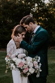 Goodreads book reviews & recommendations: This Trinity Tree Farm Wedding Shows How To Put A Modern Sophisticated Spin On Outdoorsy Affairs Junebug Weddings