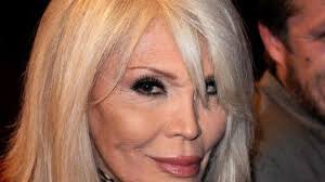 Photo : Amanda Lear et son ex-époux Alain Philippe Malagnac en 1991 dans  leur maison en Provence