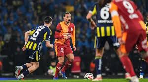 GALATASARAY FENERBAHÇE CANLI | Süper Lig'de kritik derbi! İşte Galatasaray - Fenerbahçe maçının 11'leri…