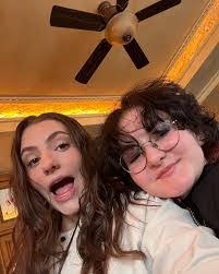 Tess Nielsen's Instagram, Twitter & Facebook