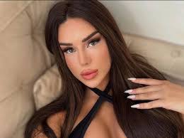 DRAGOJEVIĆEVA DEVOJKA IMA ONLIFENS?! Ona je osvojila Davidovo srce, a na  mrežama objavljuje provokativne fotke! (FOTO)