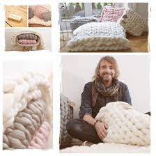 Cable knit blanket in color ash, size 90x150 cm. Handgestrickte Kranze Decken Kissen Aus Kuscheliger Xxl Merinowolle Strickmanufaktur Wiesbaden Grobstrick Aus Merinowolle