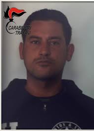 Marsala, 36enne aggredisce i carabinieri. Bloccato con lo spray al  peperoncino