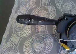 Com2000 Bozuk Olan Far Sinyal Kolu Saglam Ile Degi Peugeot Turkiye Forumlari Peugeot