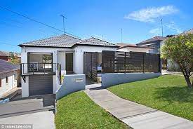 David warner house hot photos, images and movie wallpapers download. David Warner Sydney Property Empire At Risk After Ball Tampering Scandal Daily Mail Online