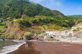 Seixal beach på madeira er en palett av alle svarte nyanser. Die Beste Reisezeit Fur Einen Madeira Urlaub Ferienhaus Madeira