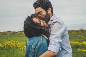 Tapi namun begitu, nyindir seseorang juga membuat kita terkesan sok dan sombong. 10 Ucapan Kreatif Buat Merayakan Hari Jadian Biar Nggak Cuma Happy Anniversary Sayang