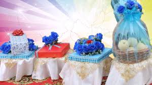 Kami senaraikan 12 idea gubahan hantaran coklat yang boleh anda jadikan pilihan hantaran di majlis anda nanti. Gubahan Hantaran Simple Hiasan Bakul Buah Youtube