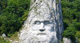 Acţiunile sunt capturat şi dus capul, lipseşte momentul morţii. Decebal Rex Chipul De PiatrÄ Al Unui Rege Descoperalocuri Ro