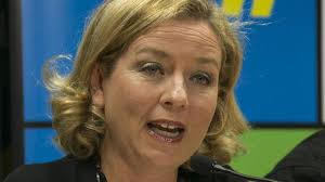 Oramas tacha a Mena de "tóxica" por atacar la figura de Fernando Clavijo