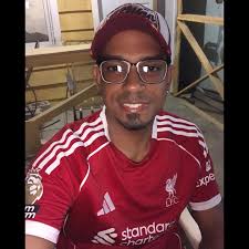 Robbie Luna (@robbie.luna) • Threads, Say more