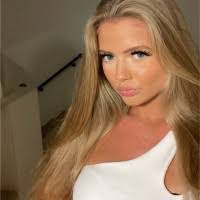 Phoebe Dutton's Instagram, Twitter & Facebook