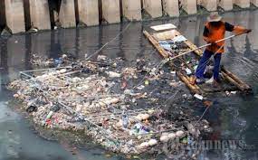 Purwarupa perangkap sampah di irigasi madean, di dusun polaman argorejo sedayu bantul yogyakarta. Antisipasi Banjir Perangkap Sampah Dipasang Di Cisadane Warta Kota