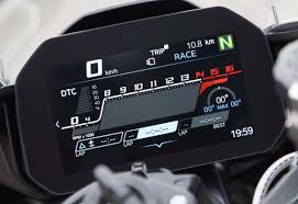 As one of the most finely crafted and technologically sophisticated motorcycles in its segment, the s 1000 rr has a lot to live up to, particularly as its european and japanese competition continues to advance. 2021 Bmw S1000rr Price Specs Top Speed Mileage In India