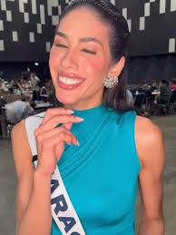 ¿Ya tienes tu Top 5? 👑 Desliza y descubre el de algunas de las candidatas  💫 #MissUniverso