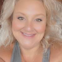 Stephanie Aikin's Instagram, Twitter & Facebook