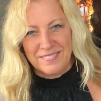 20+ "Vicky Dewitt" profiles