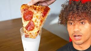 Julia Decamp's Instagram, Twitter & Facebook