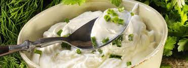 2 el leichte majo, 1 becher saure sahne, 1 becher joghurt, 1 el 50g schokolade 1 banane 1 el honig 2 el milch 150g quark die banane zerdrücken und die schokolade zerkleinern. Leichter Quark Joghurt Dip Gartnerei Aeschlimann 3x In Schleswig Holstein