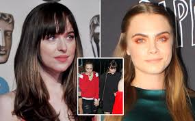 Cara delevingnes siblings called poppy delevingne and chloe delevingne for example. Dakota Johnson Cara Delevingne Were Dating In 2016 Here S All We Know