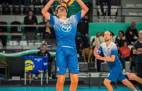 Photo Volley-ball.  Nous ne sommes pas loin  : match important en vue ...