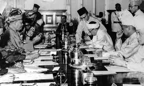 Sejak itu, islam telah berkembang pesat sehingga menjadi agama yang dianuti oleh sebahagian besar penduduk di kepulauan melayu (ruslan zainuddin, 2004: Tanah Ini Bumi Melayu