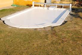 Installation De Piscine En Coque Polyester Avec Filtration Integree Avignon Axeo Piscines