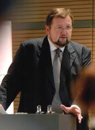 Der kleinunternehmer gehörte von 1994 bis 1998 dem gemeinderat von zürich an, von 1995 bis 2008 dem kantonsrat des kantons zürich. Walter Homolka Wikipedia