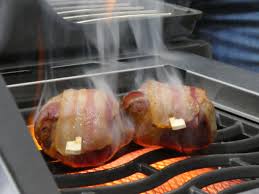 Hackfleischklosschen Im Speckmantel Speckmantel Bbq Ideen Gasgrill