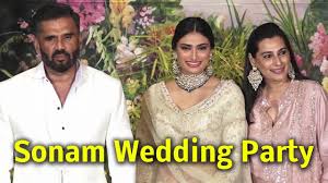 It's only now kl rahul has shared a photo with athiya that has left fans with many. Mana Shetty Biography Age Height Husband Son Daughter And More