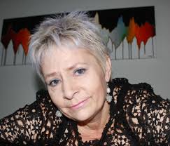 Tak for de mange gode spørgsmål.. Ha en dejlig søndag aften 😻 Min hånd,  ligner noget der er løgn og for meget manuelt arbejde 🤔 Er der noget i DIN  hånd, du