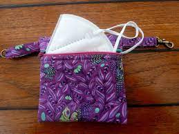 Die größte tasche ist 57 x35 x 2 cm groß , die mittlere 30 x 19 x 1 cm und dann gibt es wohl noch eine version so gesehen ist so eine 'filtertüte' durchaus modisch, in jedweder form. Ffp2 Maskentasche Nahen Bernina Blog